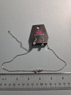 Paparazzi infinity necklace and earring set
